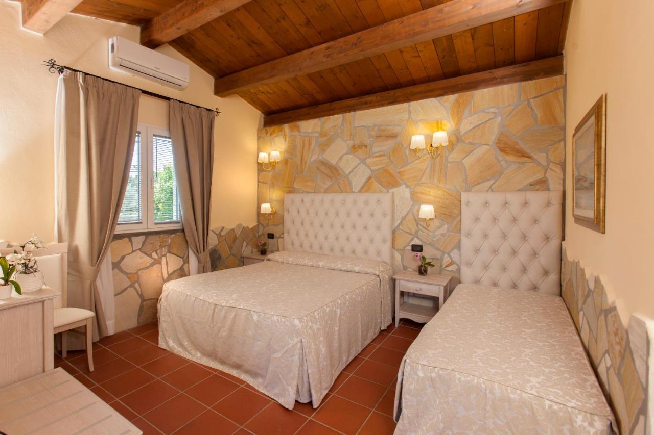 Fattoria Maremmana Aparthotel มารีนาดีกรอซเซโต ภายนอก รูปภาพ