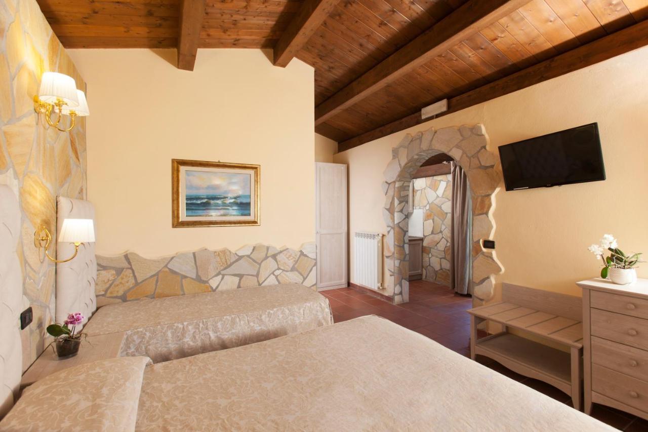 Fattoria Maremmana Aparthotel มารีนาดีกรอซเซโต ภายนอก รูปภาพ