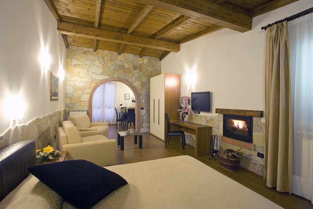 Fattoria Maremmana Aparthotel มารีนาดีกรอซเซโต ภายนอก รูปภาพ