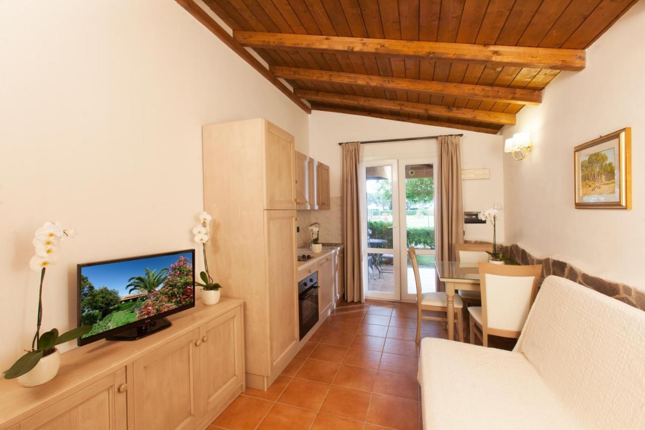 Fattoria Maremmana Aparthotel มารีนาดีกรอซเซโต ภายนอก รูปภาพ
